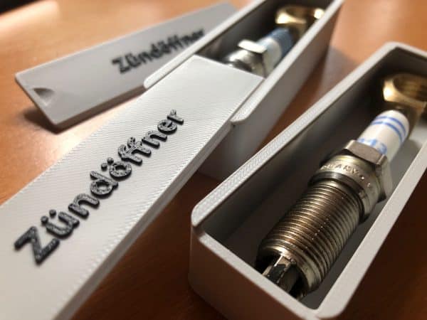 Box mit Zündöffner, Flaschenöffner