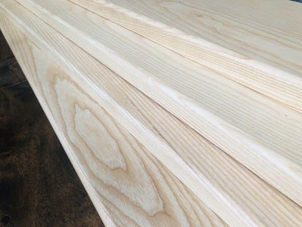 Esche Holzfensterbank mit gerader Kante